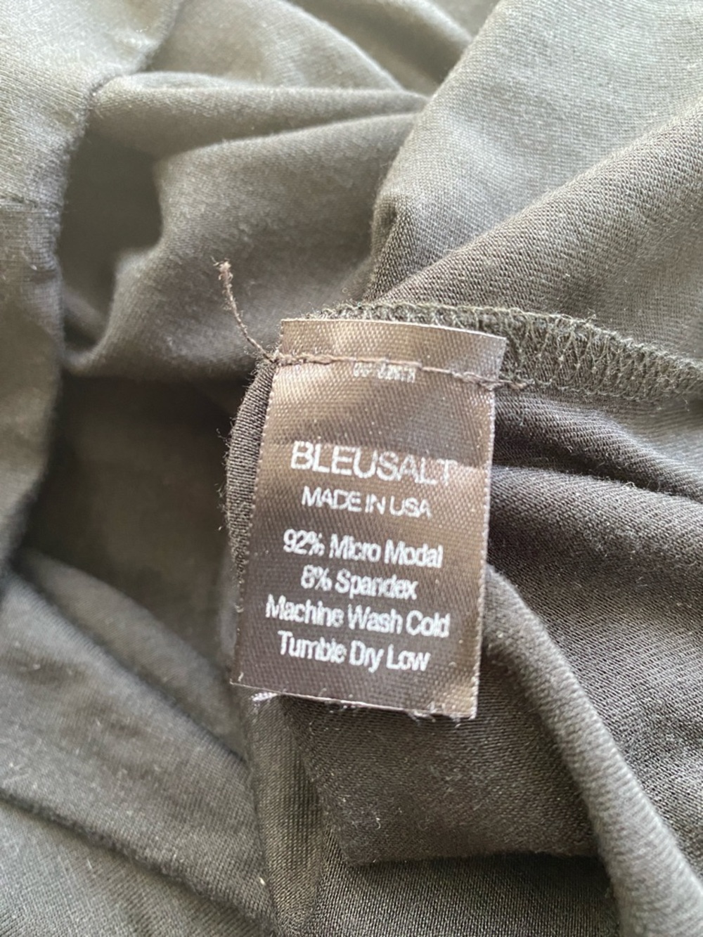 BLEUSALT The Sleeveless Turtleneck Lite Size 0 Black Soft Stretchy - Picture 4 of 4